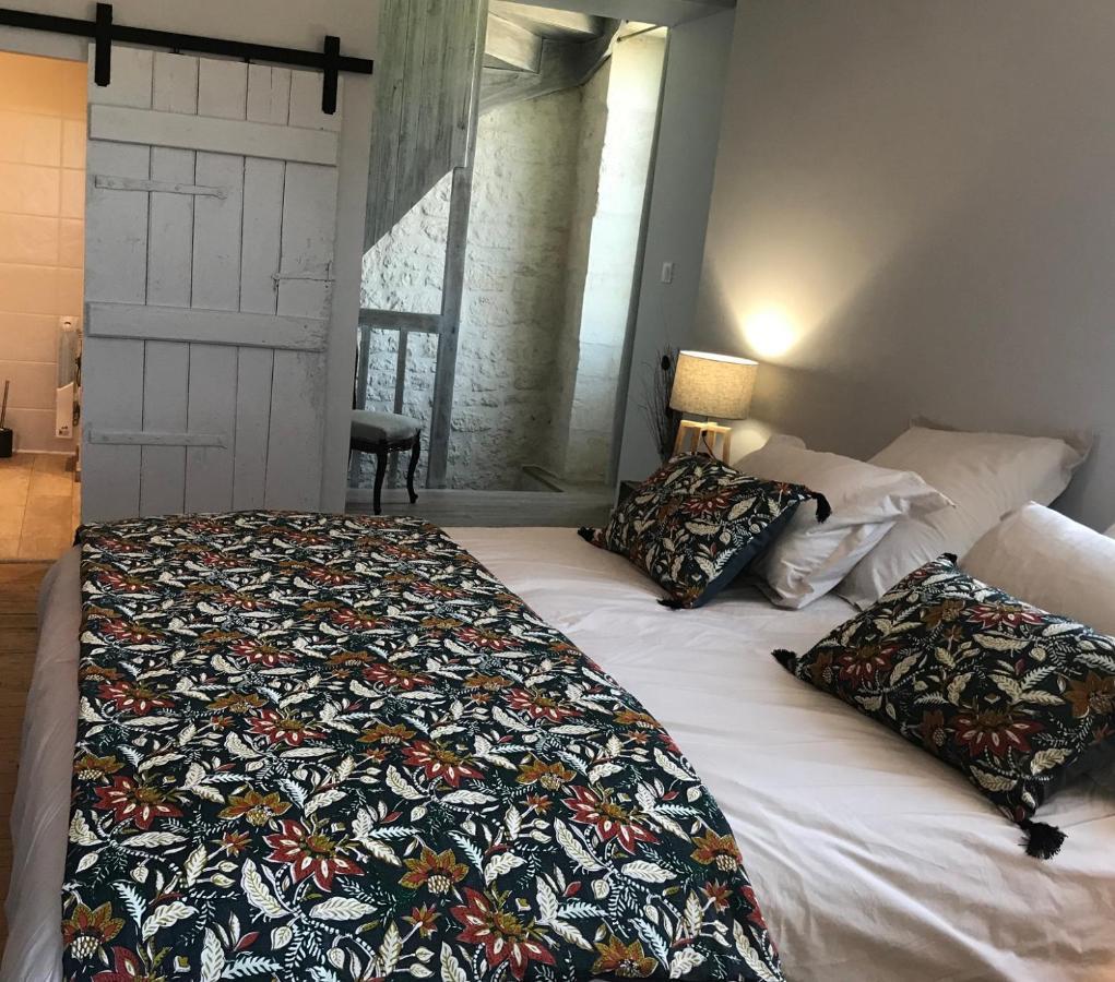 Bessines Logis De Pierre Levee B&B 외부 사진