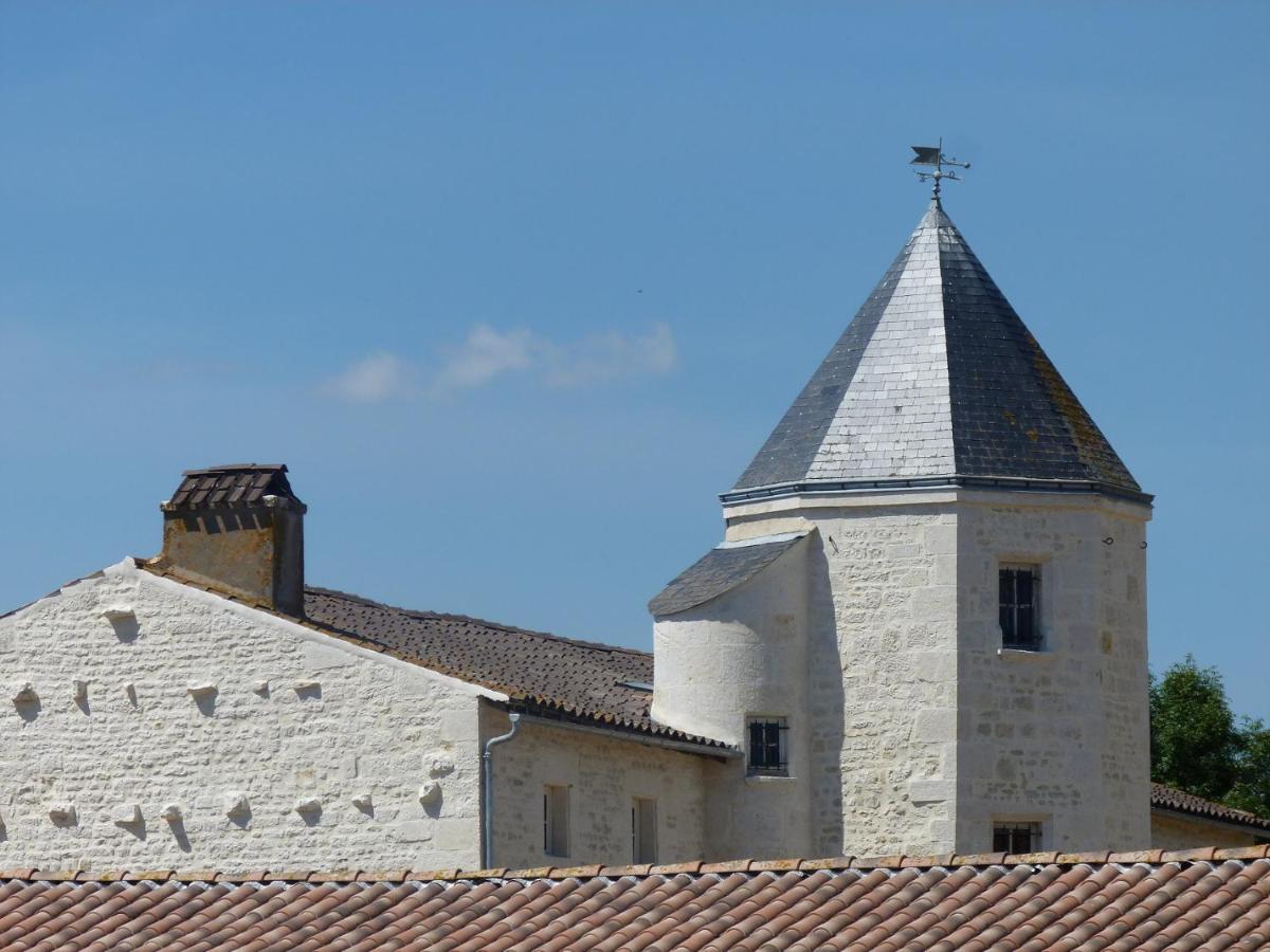 Bessines Logis De Pierre Levee B&B 외부 사진