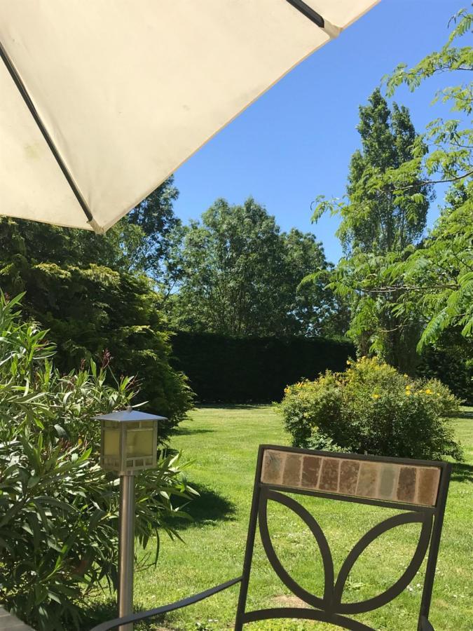 Bessines Logis De Pierre Levee B&B 외부 사진
