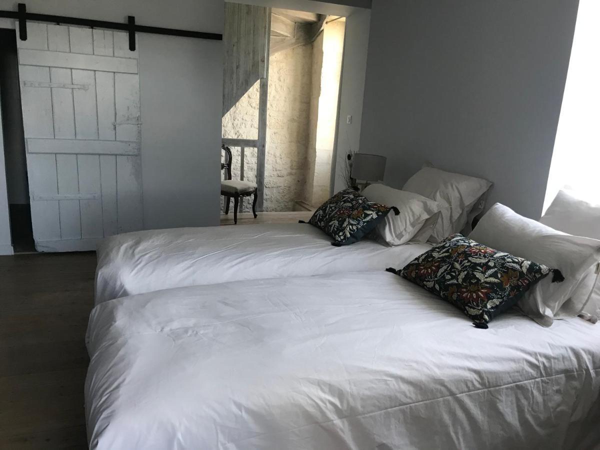 Bessines Logis De Pierre Levee B&B 외부 사진