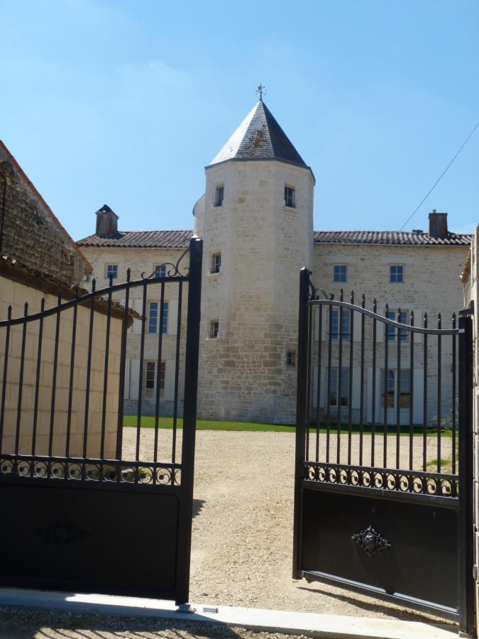 Bessines Logis De Pierre Levee B&B 외부 사진